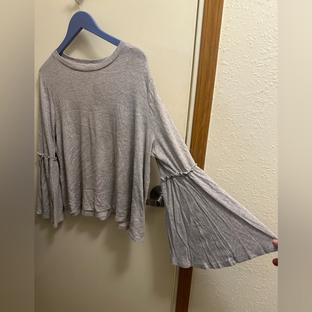 LC Lauren Conrad Gray Bell Sleeve Sweater